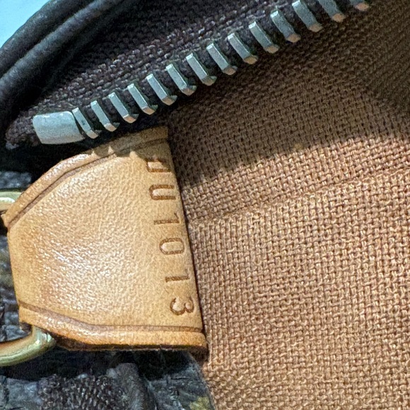 Authentic Louis Vuitton hippo mezzo monogram tote bag with certificate - Picture 11 of 14